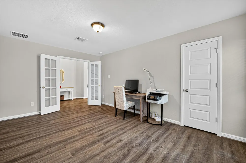 4822 La Piedra League City, TX 77573