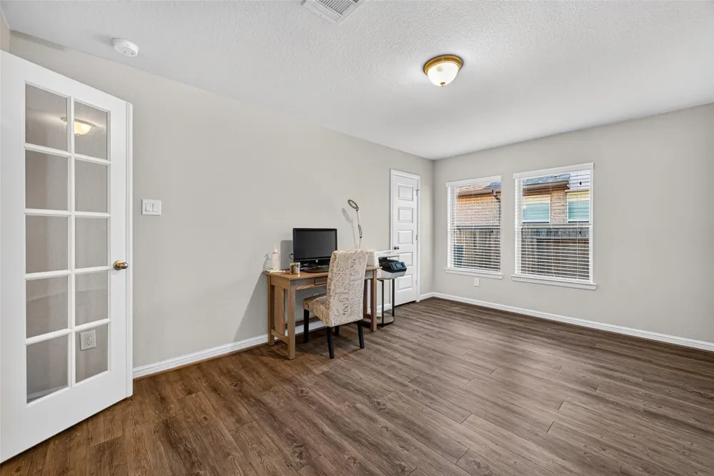 4822 La Piedra League City, TX 77573