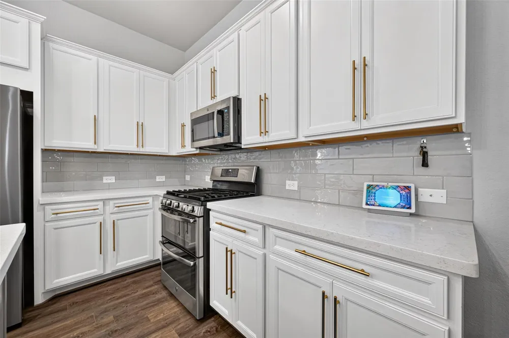 4822 La Piedra League City, TX 77573