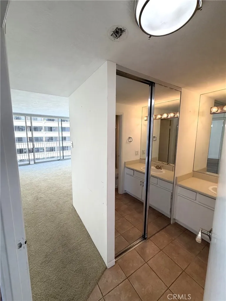 700 E Ocean #808 Long Beach, CA 90802