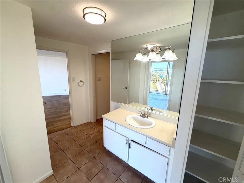 700 E Ocean #808 Long Beach, CA 90802