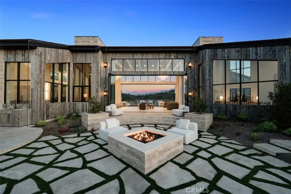 3121 Old Topanga Canyon Road Calabasas, CA 90290