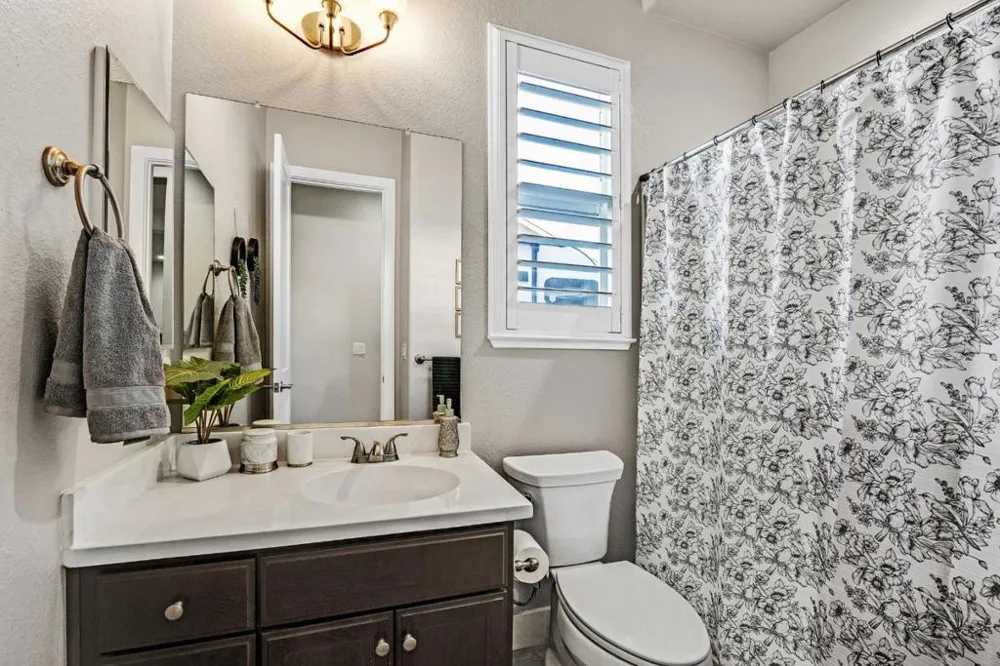 1367 Tannehill Drive Manteca, CA 95337