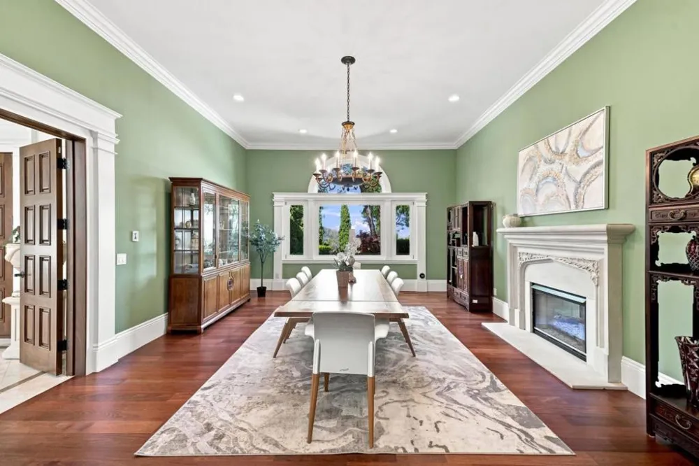 150 New Place Road Hillsborough, CA 94010