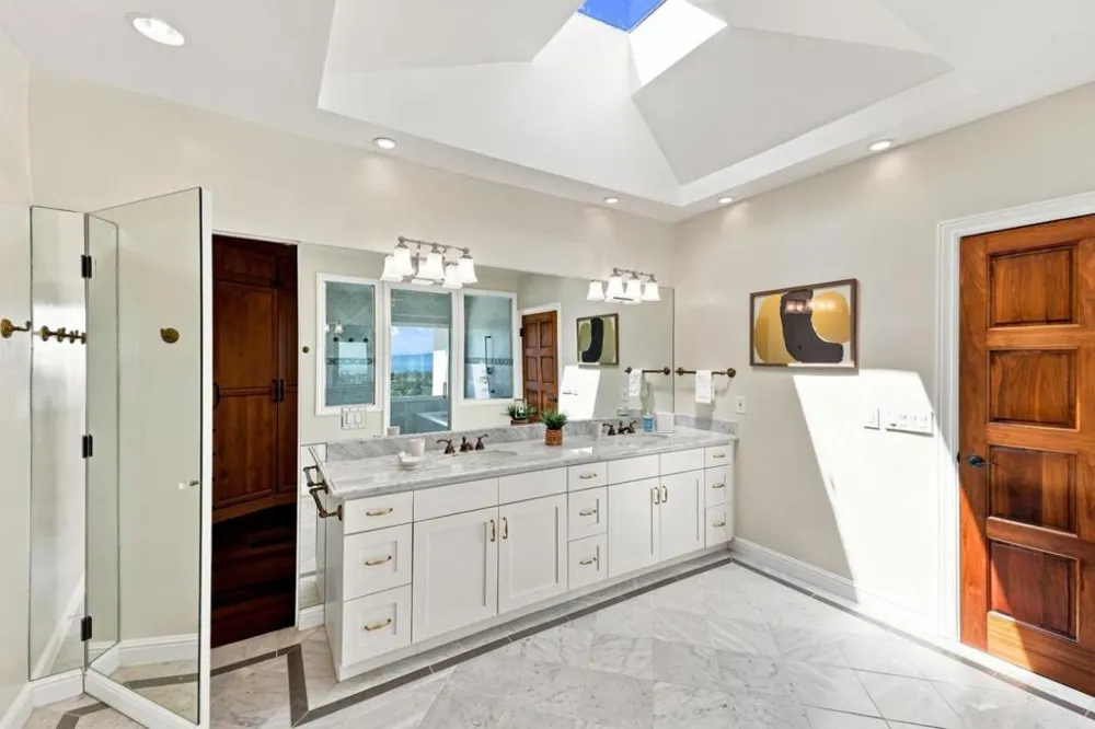 150 New Place Road Hillsborough, CA 94010