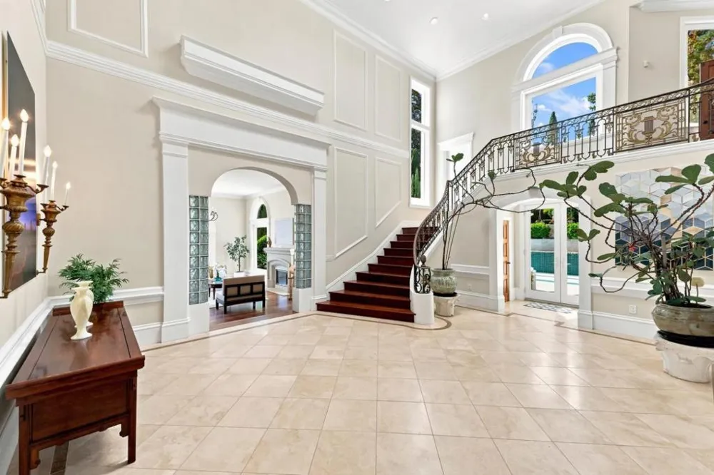 150 New Place Road Hillsborough, CA 94010