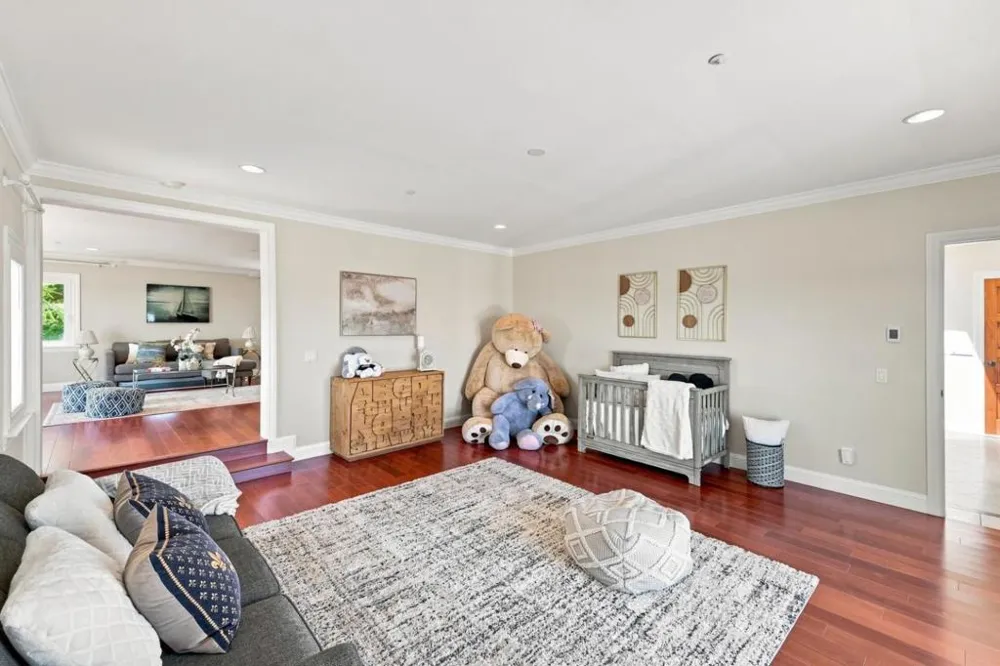 150 New Place Road Hillsborough, CA 94010
