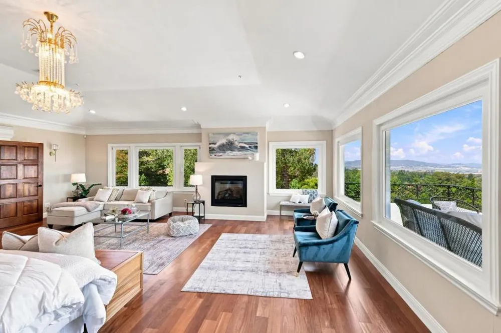150 New Place Road Hillsborough, CA 94010