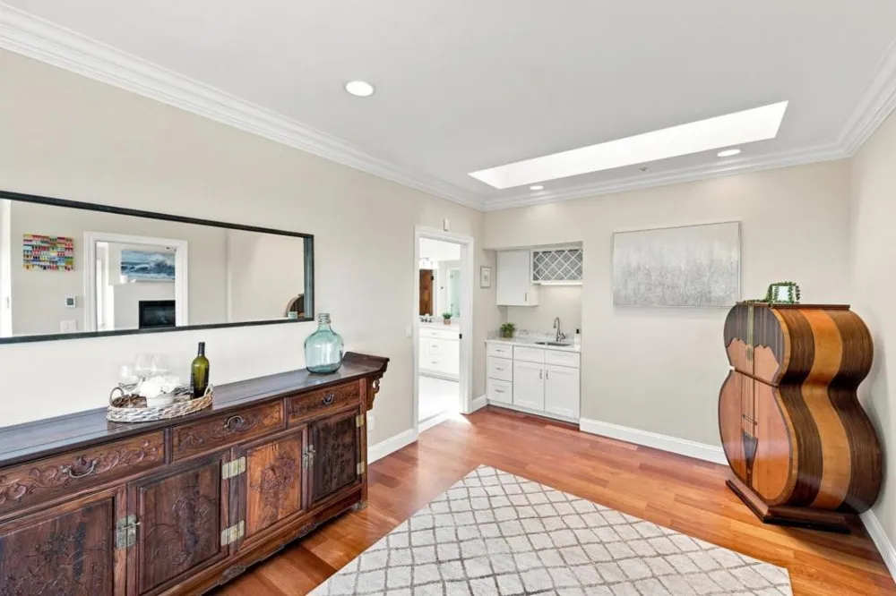 150 New Place Road Hillsborough, CA 94010