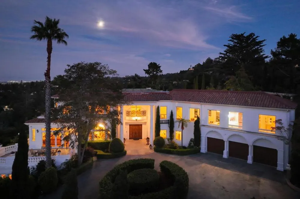 150 New Place Road Hillsborough, CA 94010