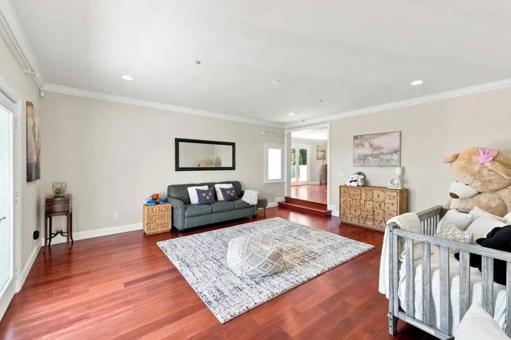 150 New Place Road Hillsborough, CA 94010