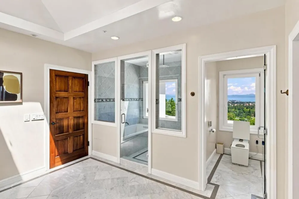 150 New Place Road Hillsborough, CA 94010