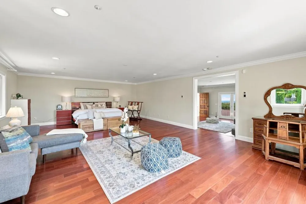 150 New Place Road Hillsborough, CA 94010