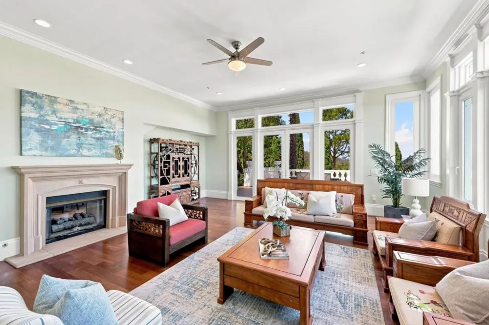 150 New Place Road Hillsborough, CA 94010