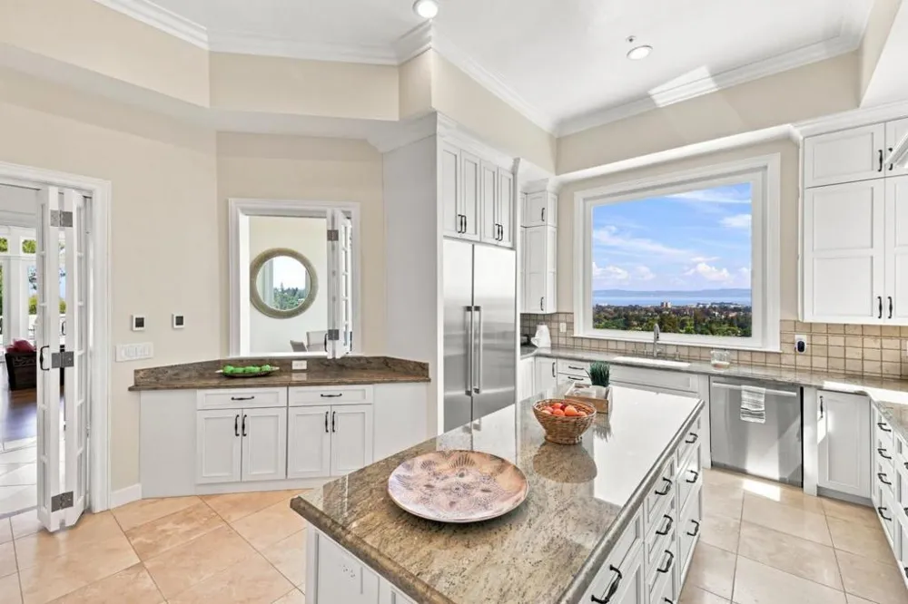 150 New Place Road Hillsborough, CA 94010