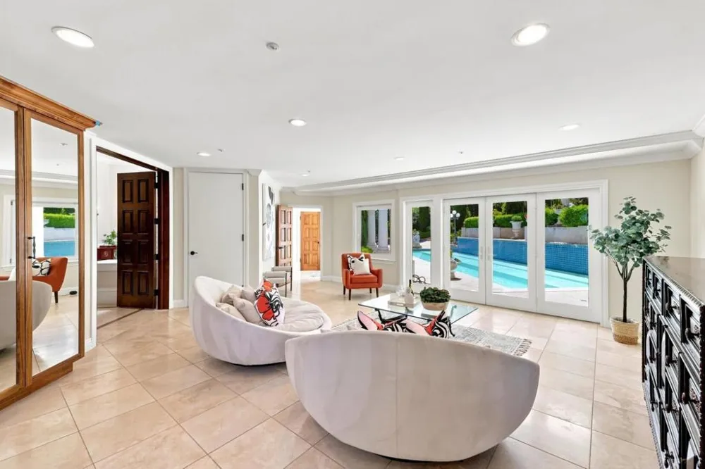 150 New Place Road Hillsborough, CA 94010