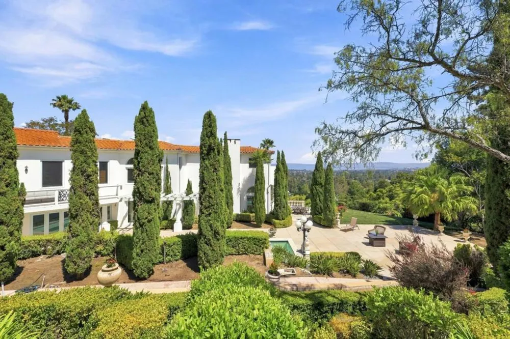 150 New Place Road Hillsborough, CA 94010