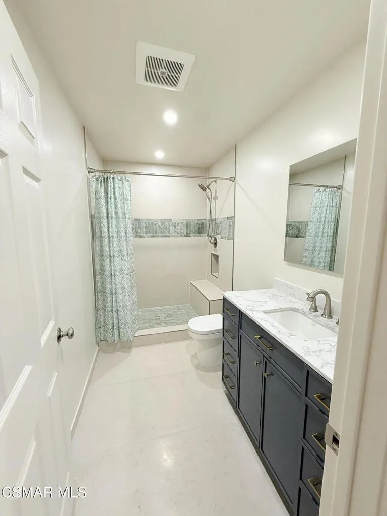 397 Nueve Court Camarillo, CA 93012