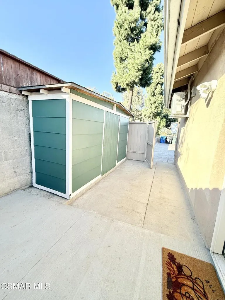 397 Nueve Court Camarillo, CA 93012
