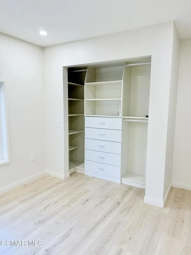 397 Nueve Court Camarillo, CA 93012