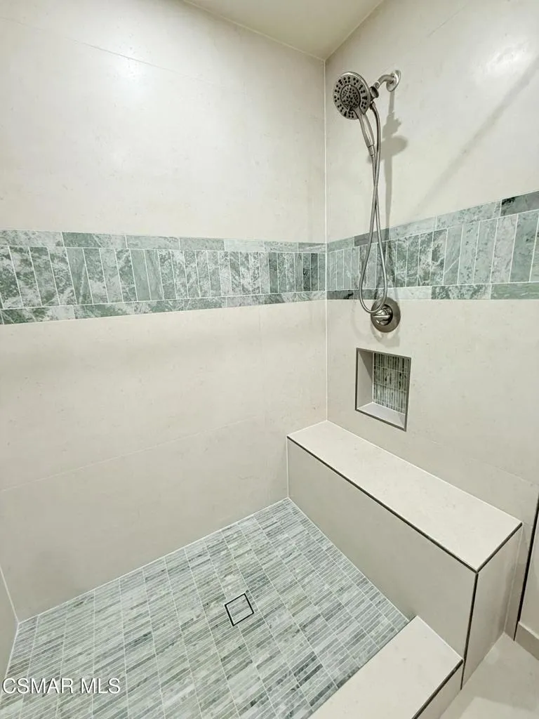 397 Nueve Court Camarillo, CA 93012