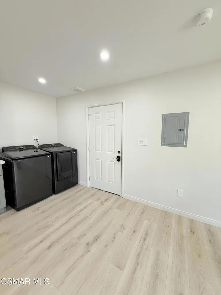 397 Nueve Court Camarillo, CA 93012
