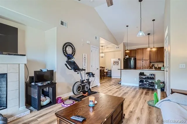 8779 S Kipling Way #204 Littleton, CO 80127