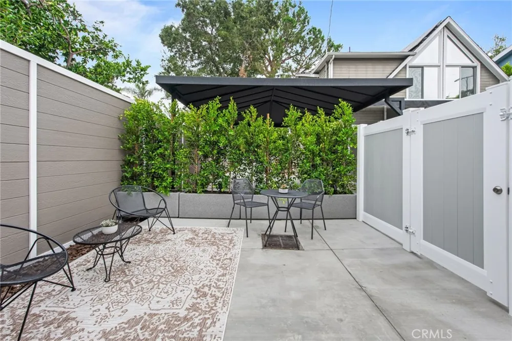 4323 Laurelgrove Avenue Studio City, CA 91604