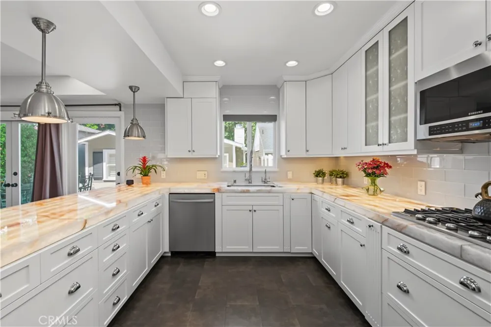 4323 Laurelgrove Avenue Studio City, CA 91604