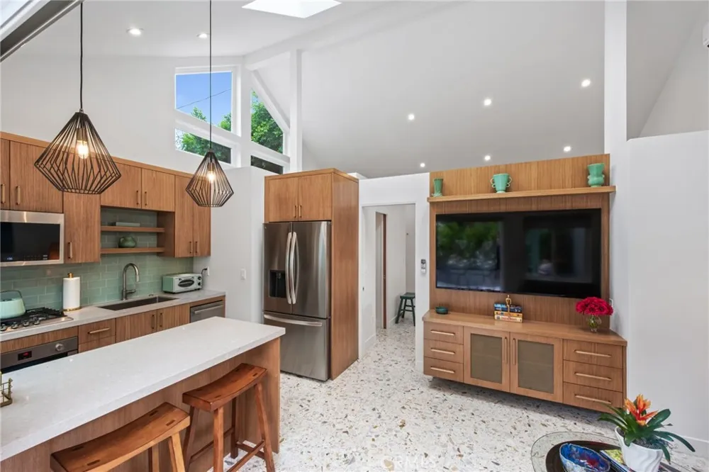 4323 Laurelgrove Avenue Studio City, CA 91604