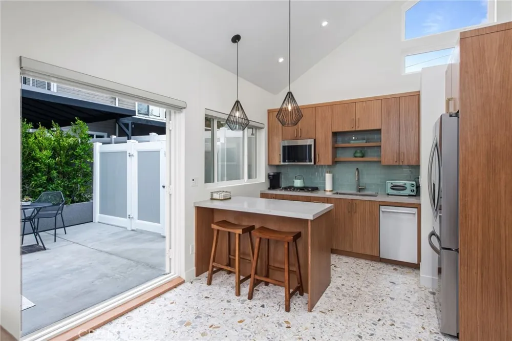 4323 Laurelgrove Avenue Studio City, CA 91604