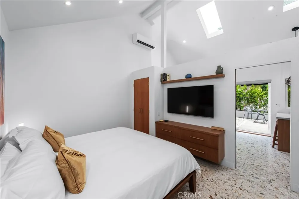 4323 Laurelgrove Avenue Studio City, CA 91604