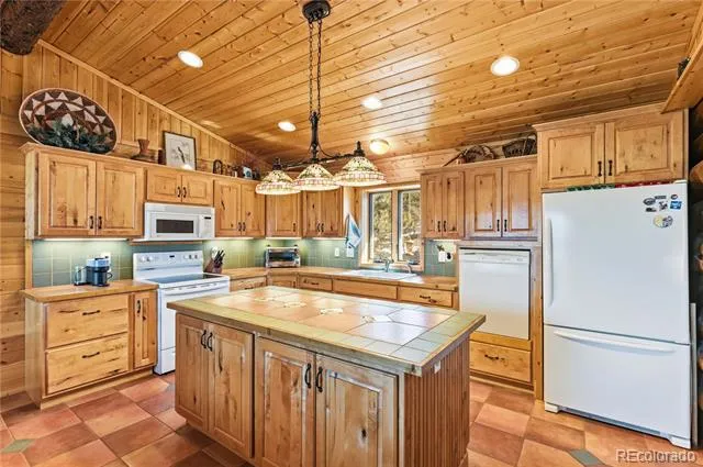 1806 Wagon Wheel Road Hartsel, CO 80449