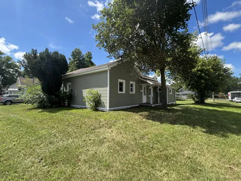 421 W Railroad Street