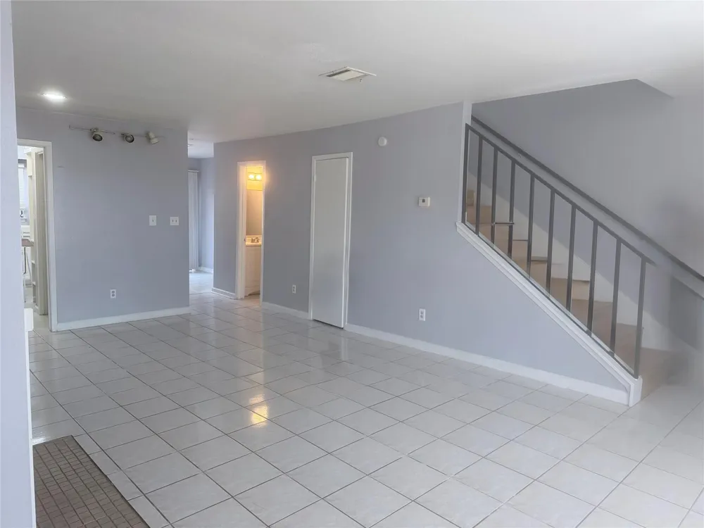 9901 Sharpcrest Street #D8 Houston, TX 77036