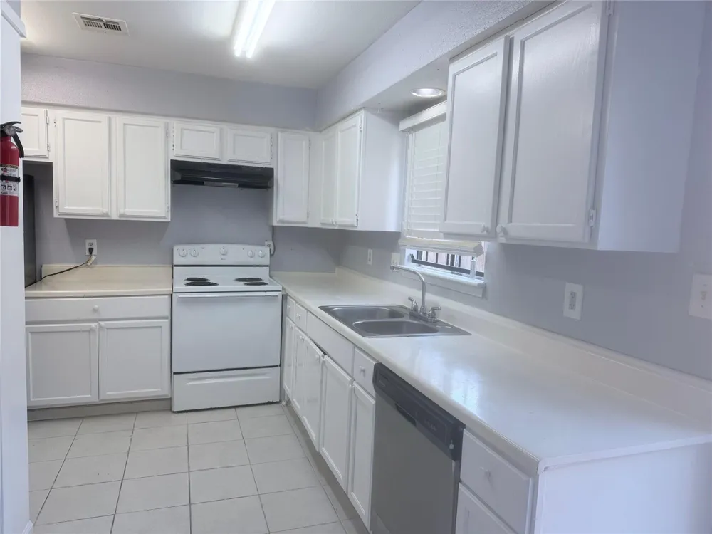 9901 Sharpcrest Street #D8 Houston, TX 77036