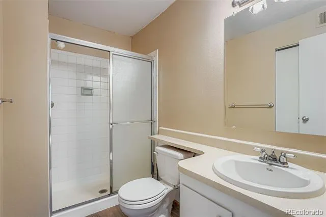 1876 S Pitkin Circle #B Aurora, CO 80017