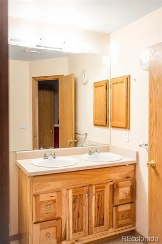 10418 W Dartmouth Avenue Lakewood, CO 80227