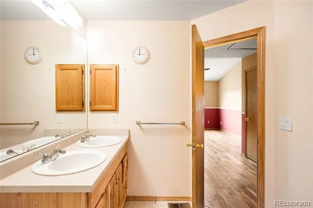 10418 W Dartmouth Avenue Lakewood, CO 80227