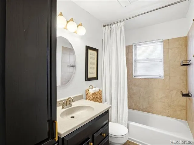 7105 S Gaylord Street #B1 Centennial, CO 80122