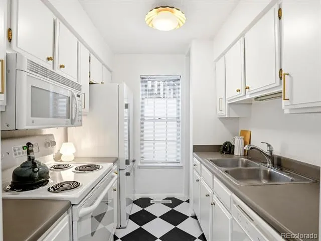 7105 S Gaylord Street #B1 Centennial, CO 80122