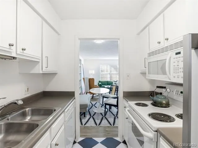 7105 S Gaylord Street #B1 Centennial, CO 80122