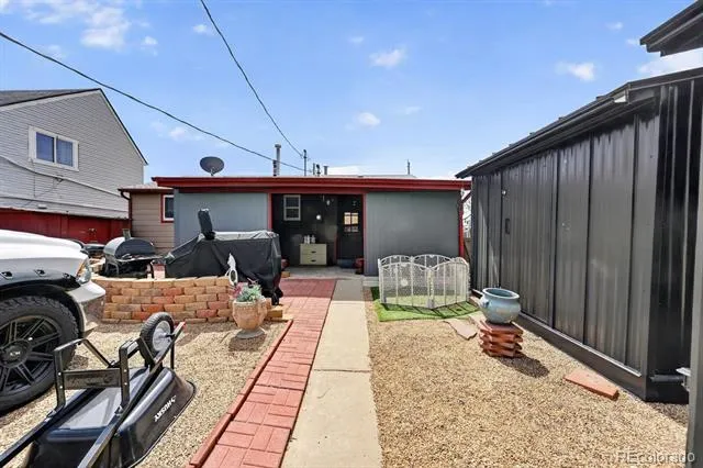5961 E 81st Avenue Dupont, CO 80024