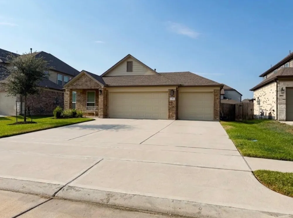 301 E Tranquil Fields Lane Waller, TX 77484