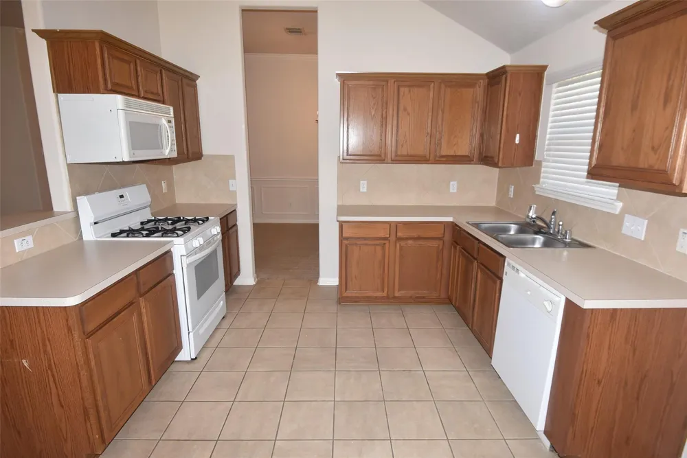 11803 Belle Court Pinehurst, TX 77362
