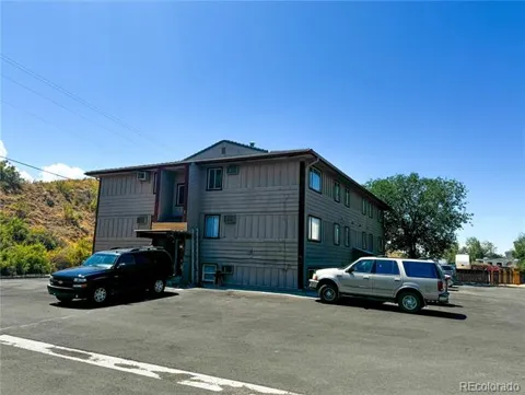 863 E Main Street