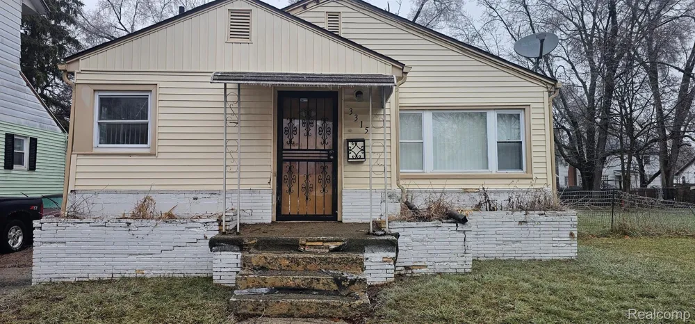 3315 Fulton Street Saginaw City, MI 48601