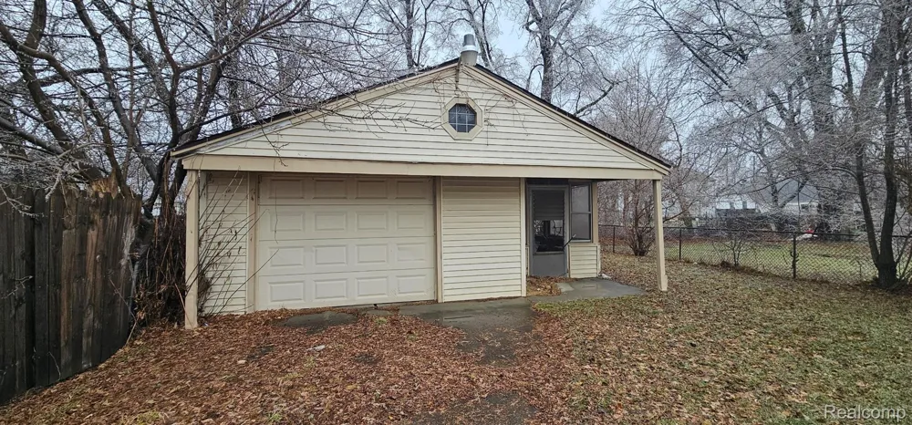 3315 Fulton Street Saginaw City, MI 48601