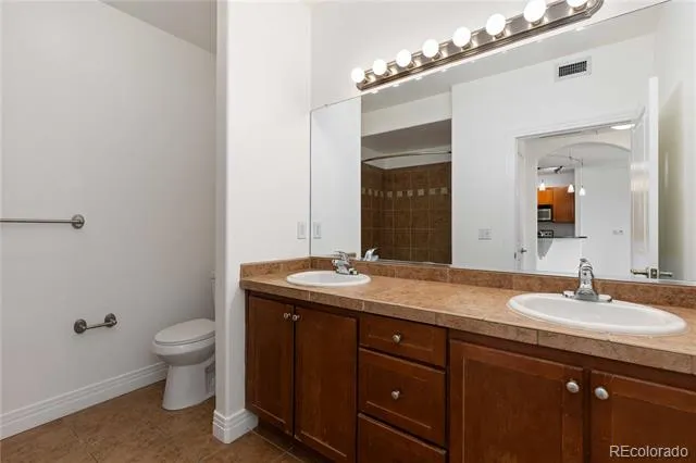 9059 E Panorama Circle #B211 Englewood, CO 80112