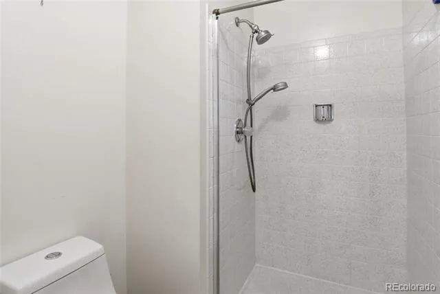 6043 S Glencoe Way Centennial, CO 80121